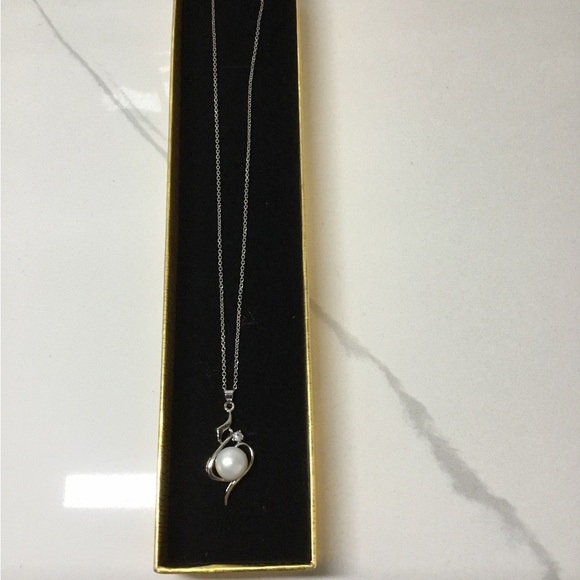 Large Pearl and CZ Pendant Necklace NEW in Gift Box - Picture 1 of 3